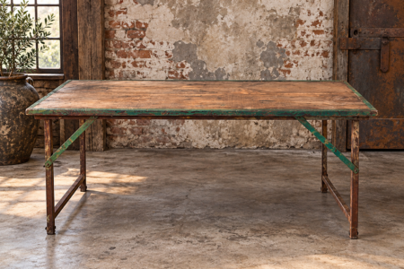 oude industriële markttafel